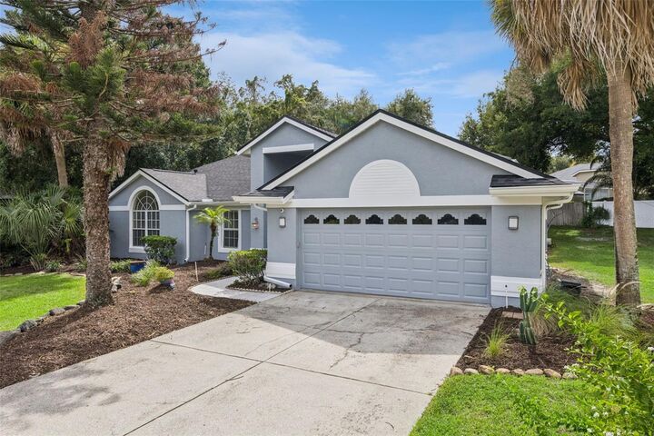 Property Photo:  7830 Bridgestone Drive  FL 32835 