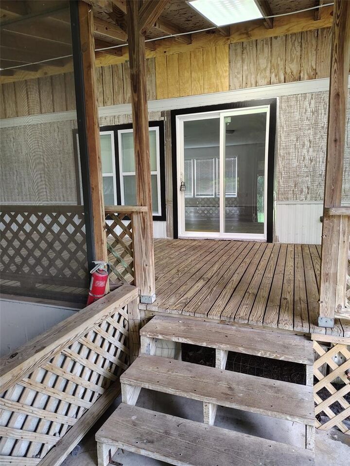 Property Photo:  1741 Banana Road  FL 33810 