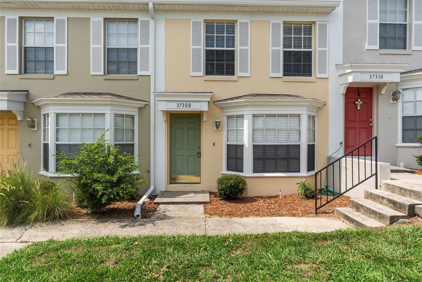 Property Photo:  37308 Embassy Park Lane 2  FL 33525 