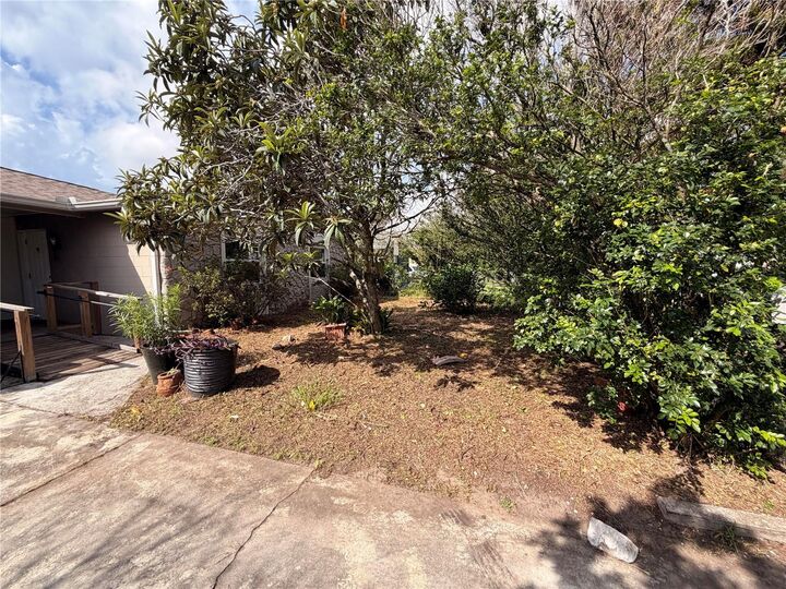 Property Photo:  4618 Canna Drive  FL 32839 