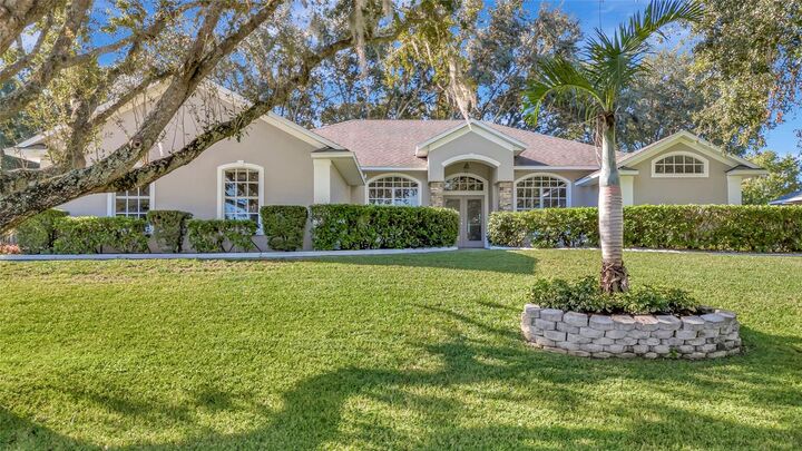 Property Photo:  10504 Jardim De Largo Street  FL 34711 
