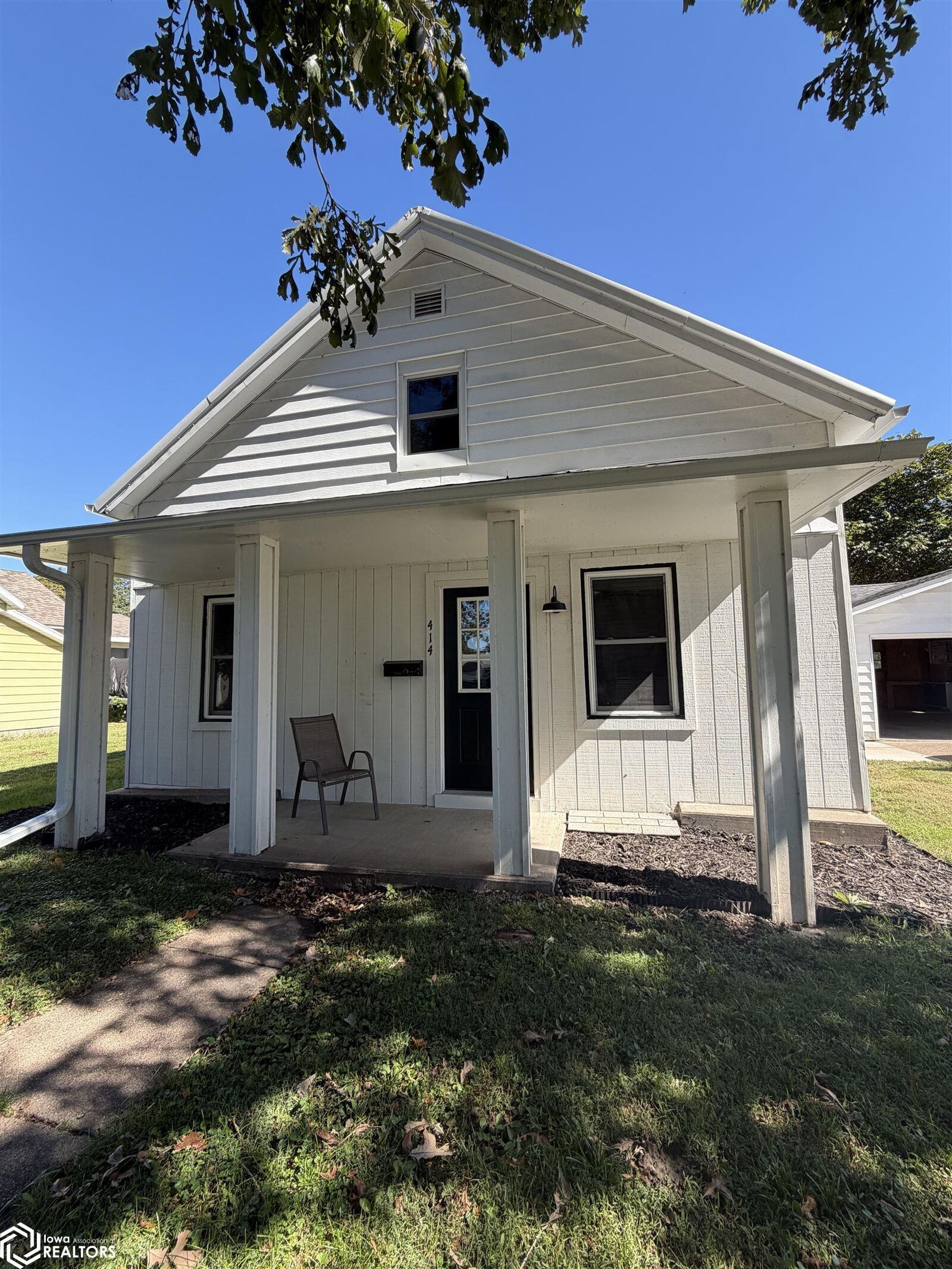 Property Photo:  414 N Prairie Street  IA 52653 