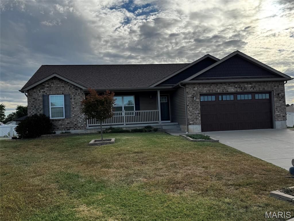 Property Photo:  721 Greenfield Court  MO 63640 