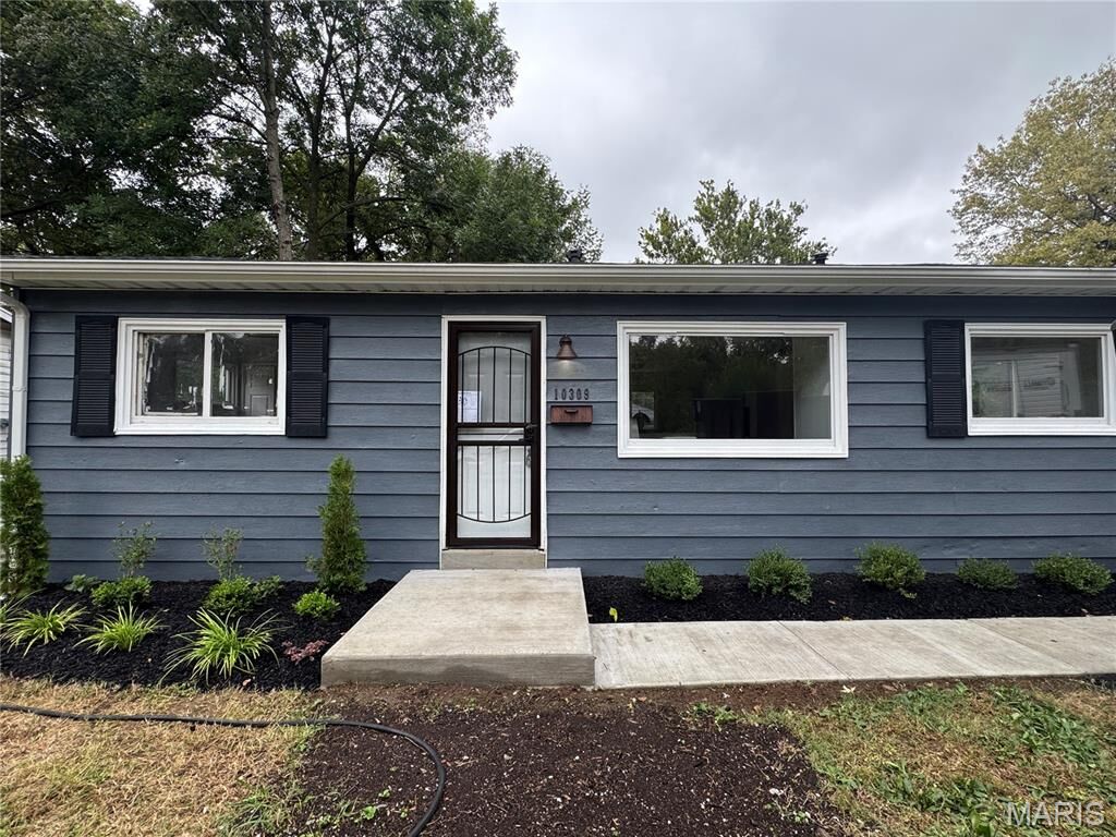 Property Photo:  10309 Duke Drive  MO 63136 