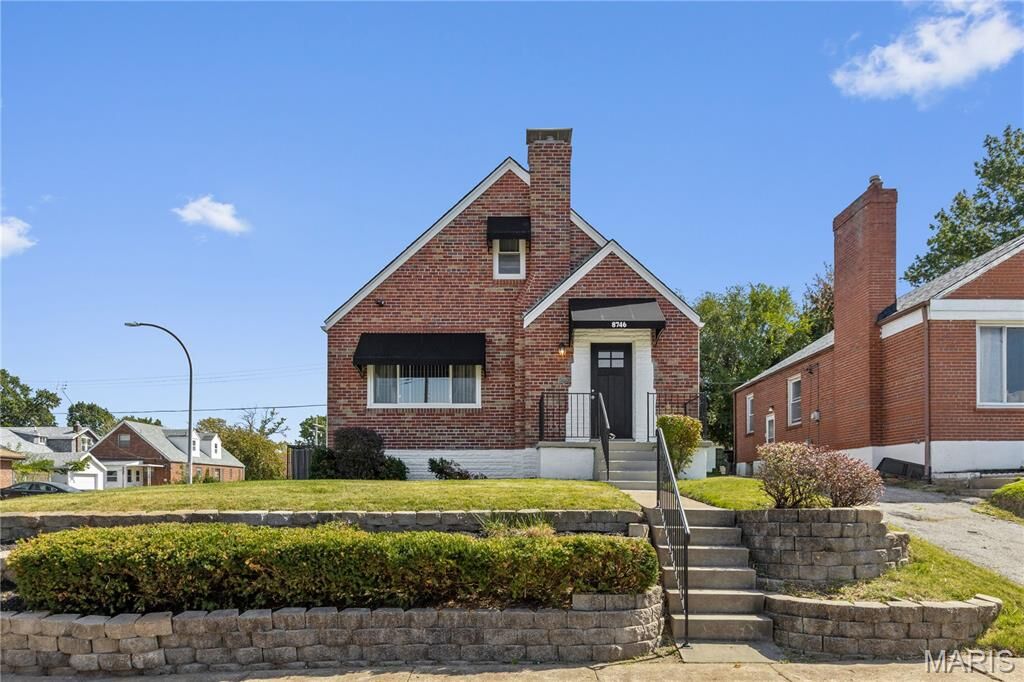 Property Photo:  8746 Park Lane  MO 63147 
