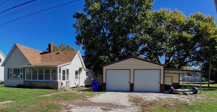 Property Photo:  306 Rice Street  IL 61443 