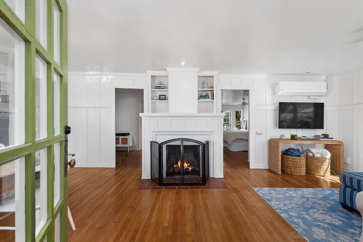 Property Photo:  