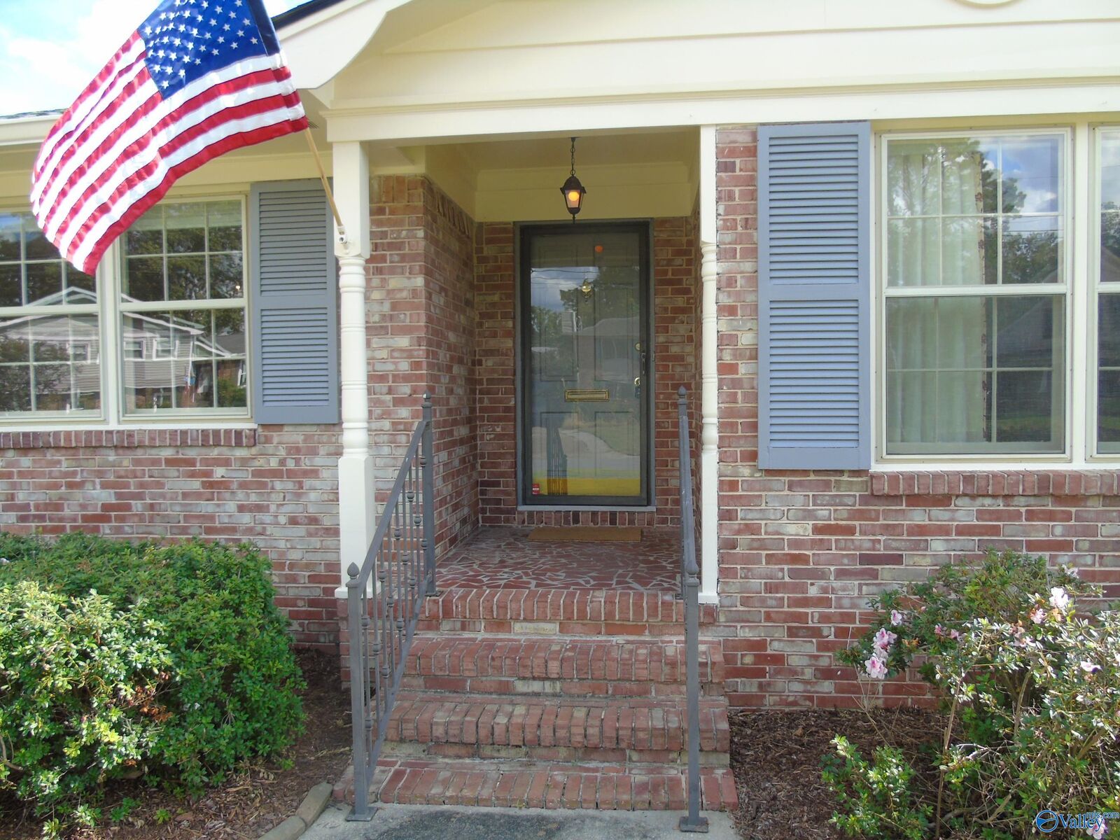 Property Photo:  816 Mira Vista Drive SE  AL 35802 
