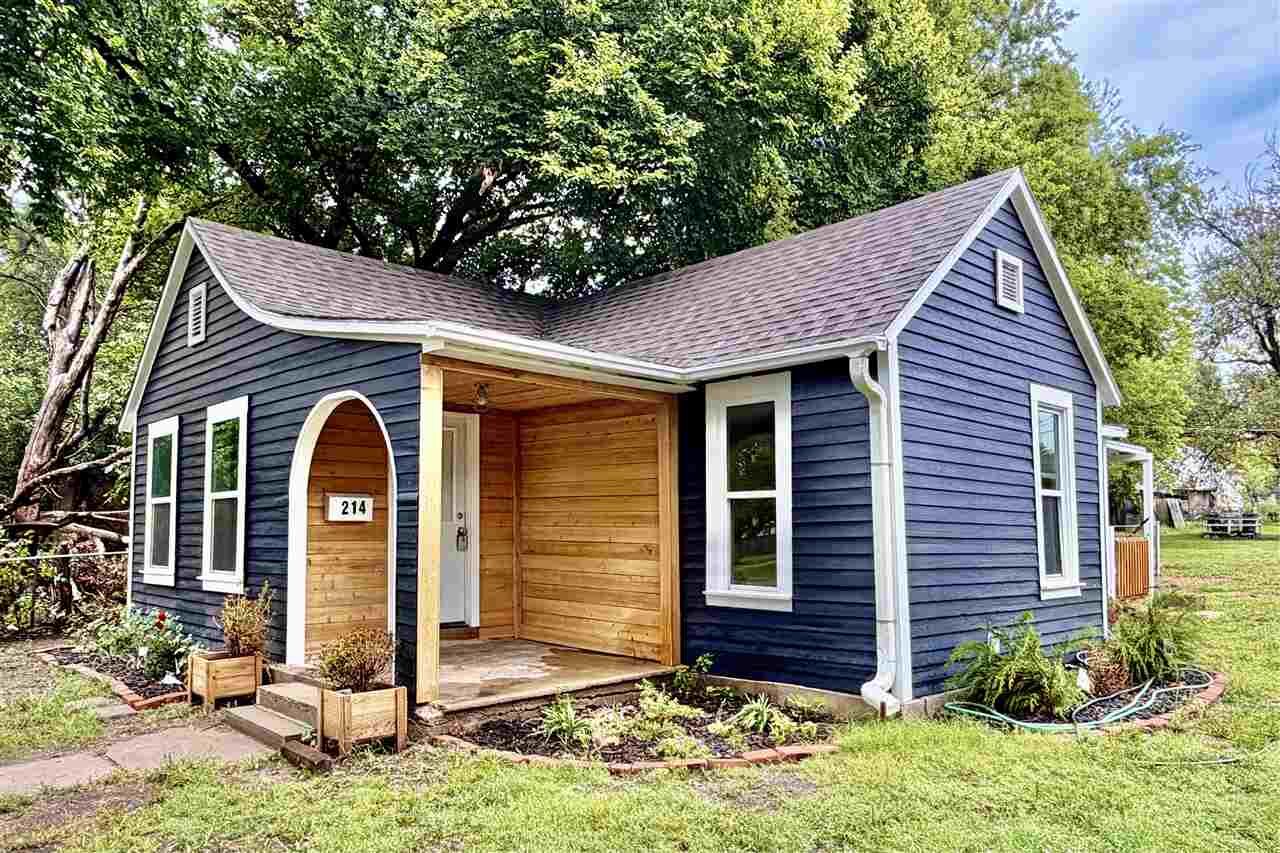 Property Photo: 214 N Walnut OK 74647