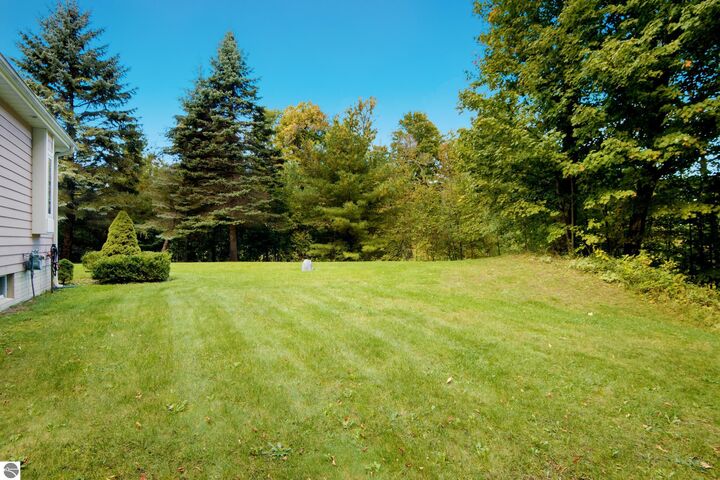 Property Photo:  6222 S Westwood Pkwy  MI 49682 