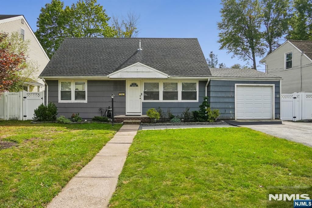 Property Photo:  76 Day Avenue  NJ 07621 
