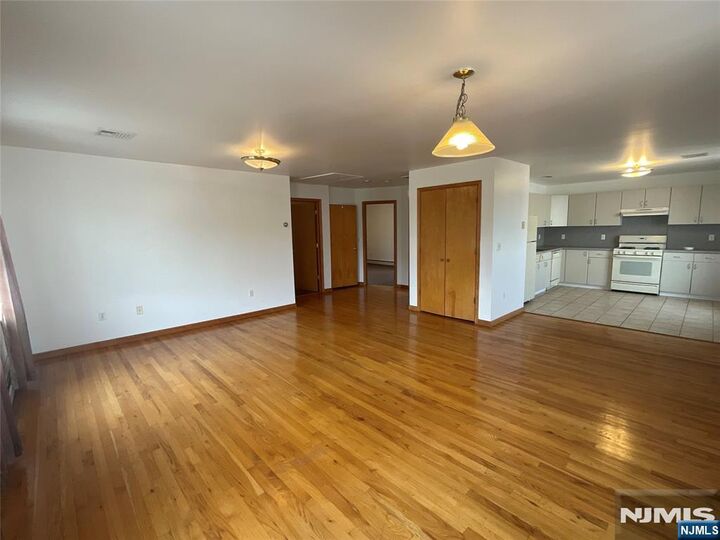 Property Photo:  165 Morningside Lane 2  NJ 07650 