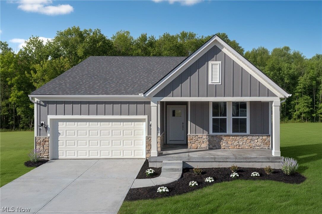 Property Photo: 3639 Great Windsor Lane OH 44685