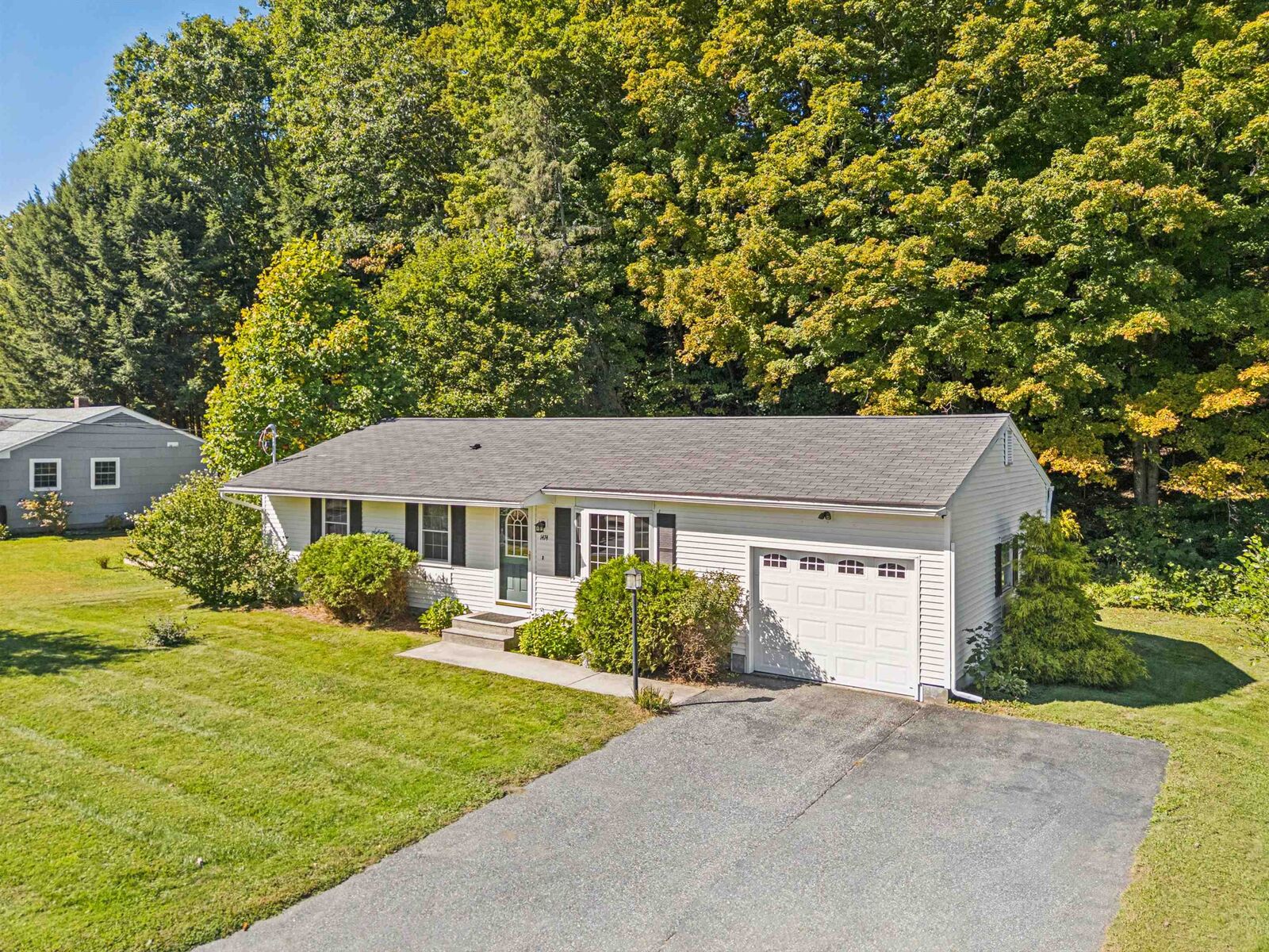 Property Photo:  1474 Hartford Avenue  VT 05001 