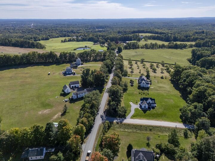 Property Photo: 4 Ray Emma Dr Road NH 03042