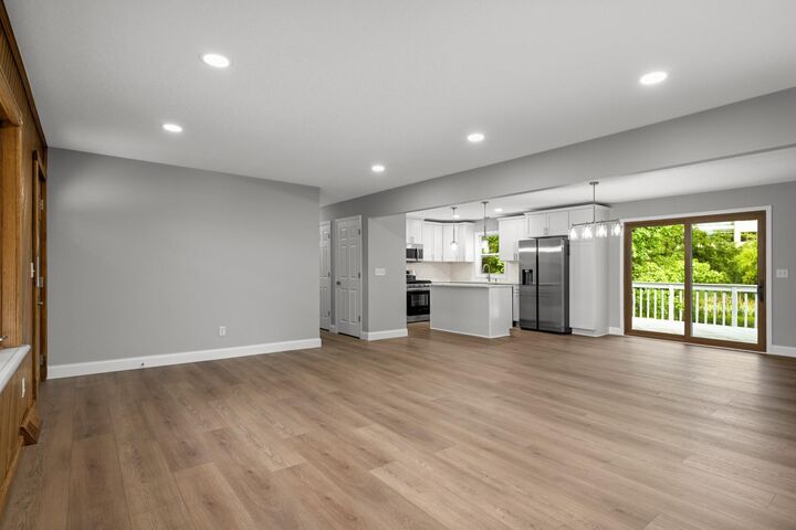Property Photo:  11004 Oak Knoll Terrace  MN 55305 