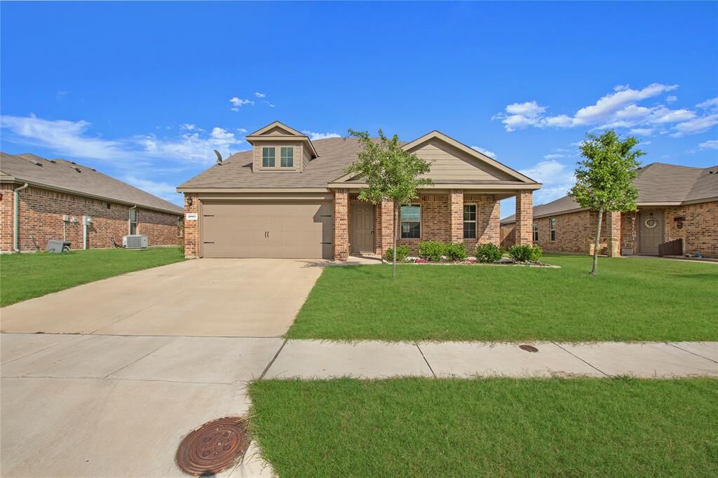 Property Photo:  2007 Henly Drive  TX 75126 