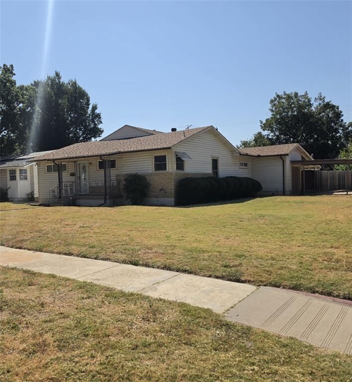 Property Photo: 3750 Honeysuckle Avenue TX 76111