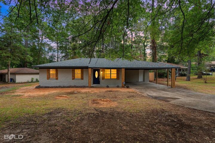 Property Photo:  841 Drewry Drive  LA 71118 