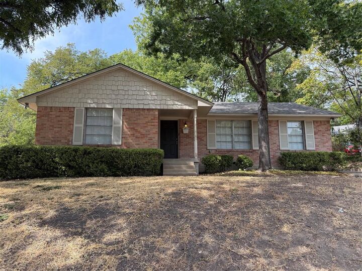 Property Photo: 4515 Dove Creek Way TX 75232