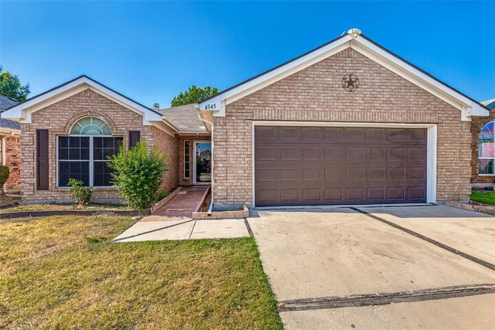 Property Photo: 4545 Grainland Court TX 76179