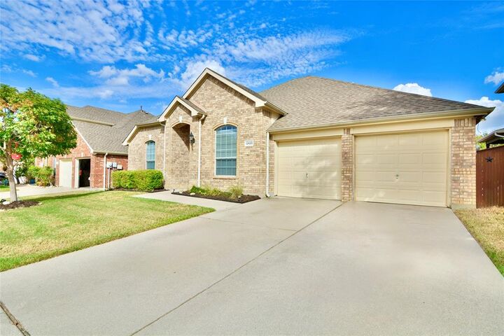 Property Photo: 12420 Grey Twig Drive TX 76244