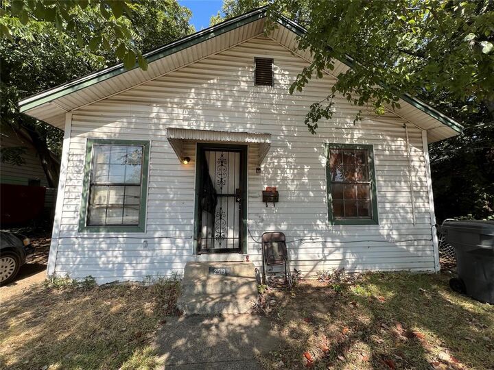 Property Photo:  2519 Carpenter Avenue  TX 75215 