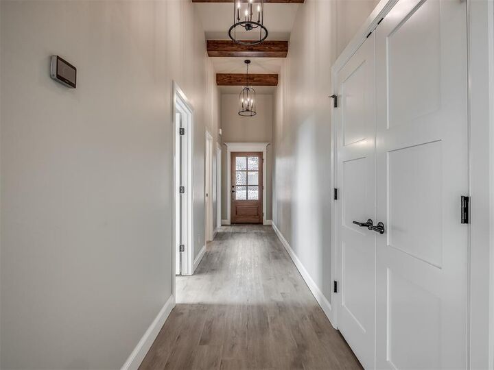 Property Photo:  928 Kyle Drive  OK 73025 