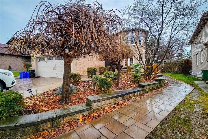 Property Photo:  102 Bonaparte Way 2 Lower  ON L9B 2C9 