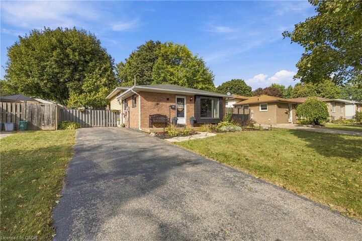 Property Photo:  109 Woodlawn Avenue  ON N3V 1B4 