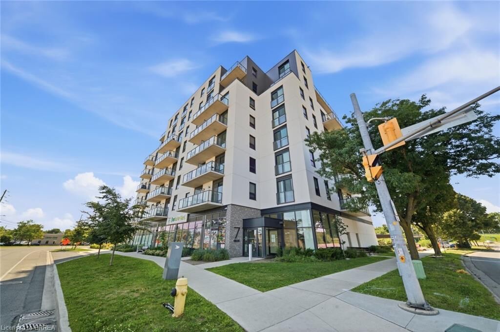 Property Photo:  7 Erie Avenue 202  ON N3S 2E7 