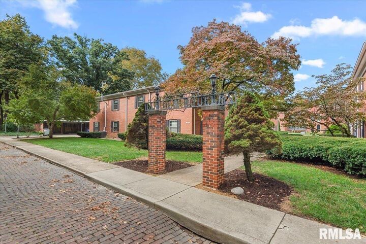 Property Photo:  1309 S Douglas Avenue  IL 62704 