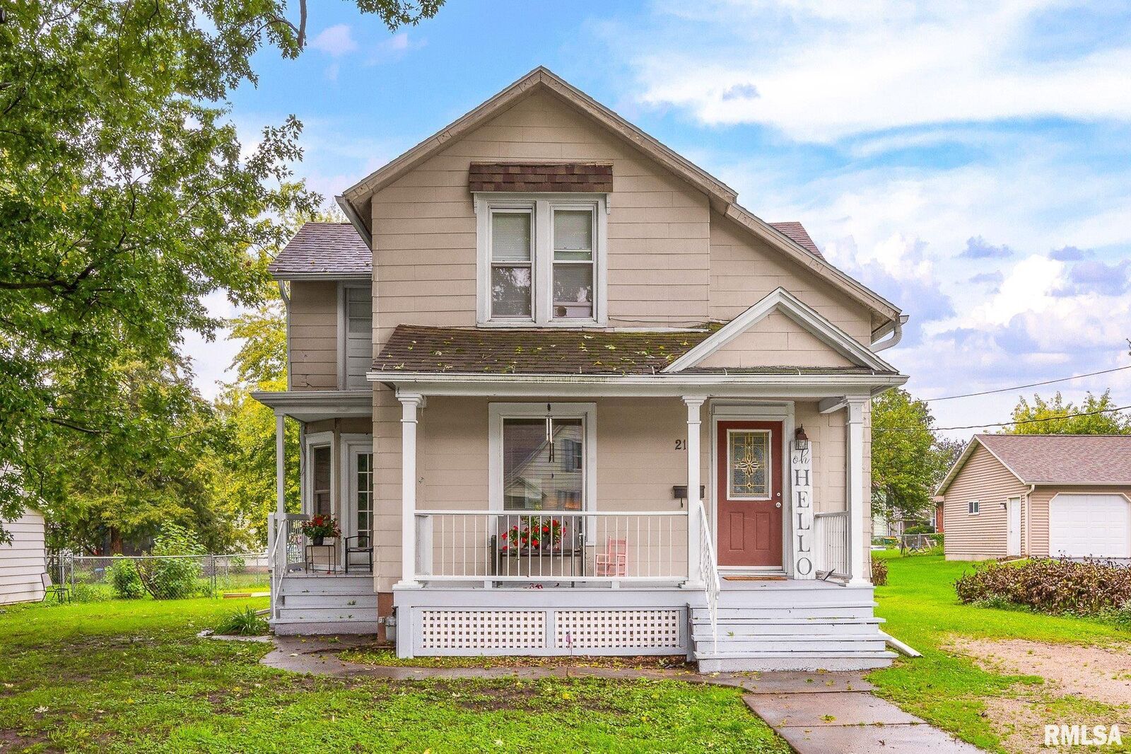 Property Photo: 218 Garfield Avenue IL 61401