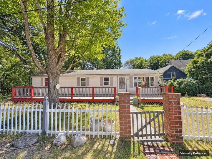 Property Photo:  7 Upton St  MA 01420 