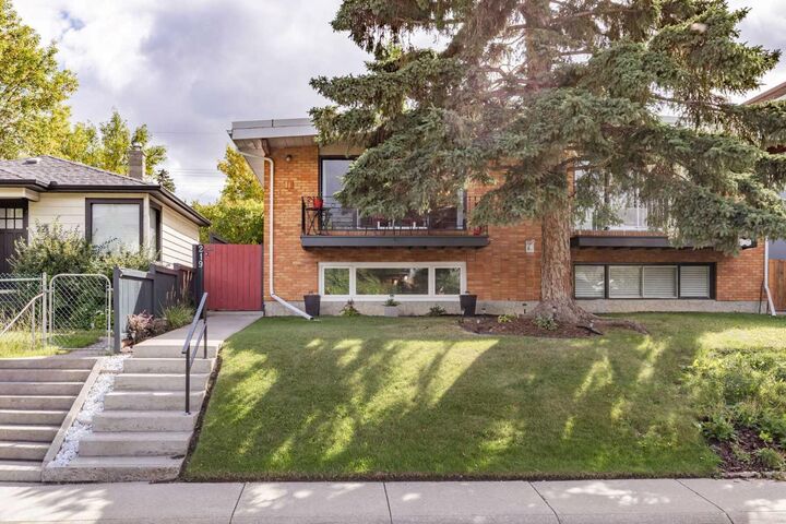 Property Photo:  219 26 Avenue NE  AB T2E 1Z1 