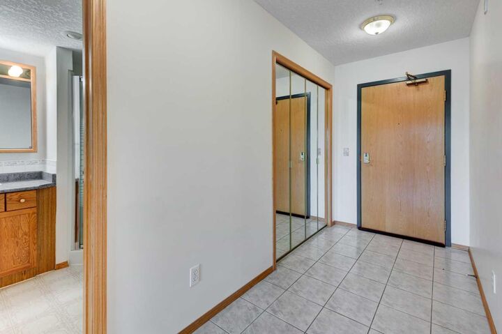 Property Photo:  7229 Sierra Morena Boulevard SW 220  AB T3H 3L8 