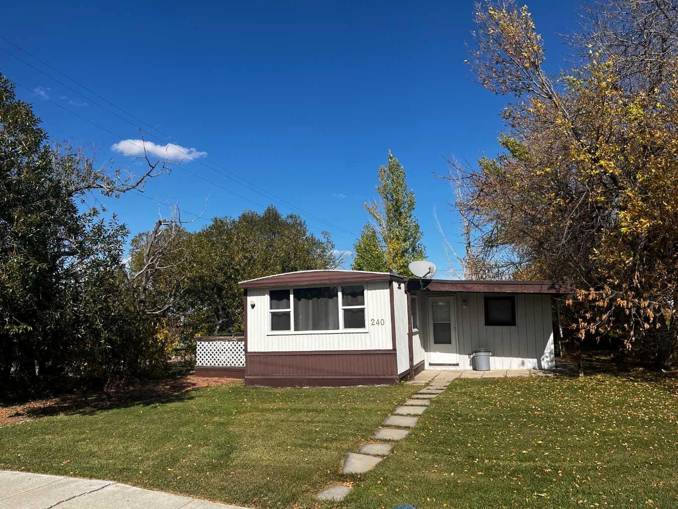 Property Photo:  240 2 Avenue W  AB T0J 1S0 