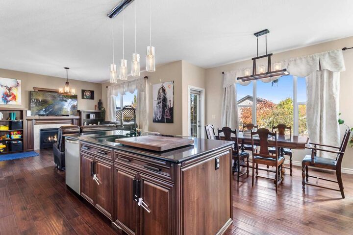 Property Photo:  163 Wiley Crescent  AB T4N 7G7 