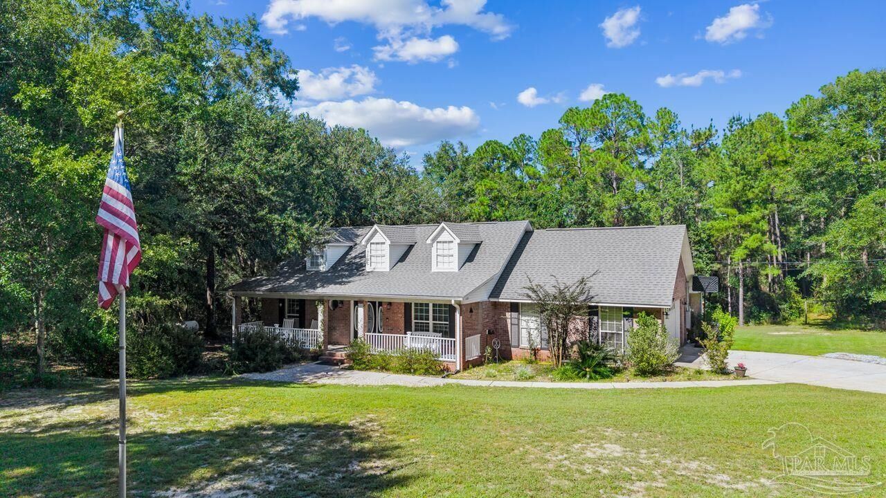 Property Photo:  6828 Martin Rd  FL 32570 