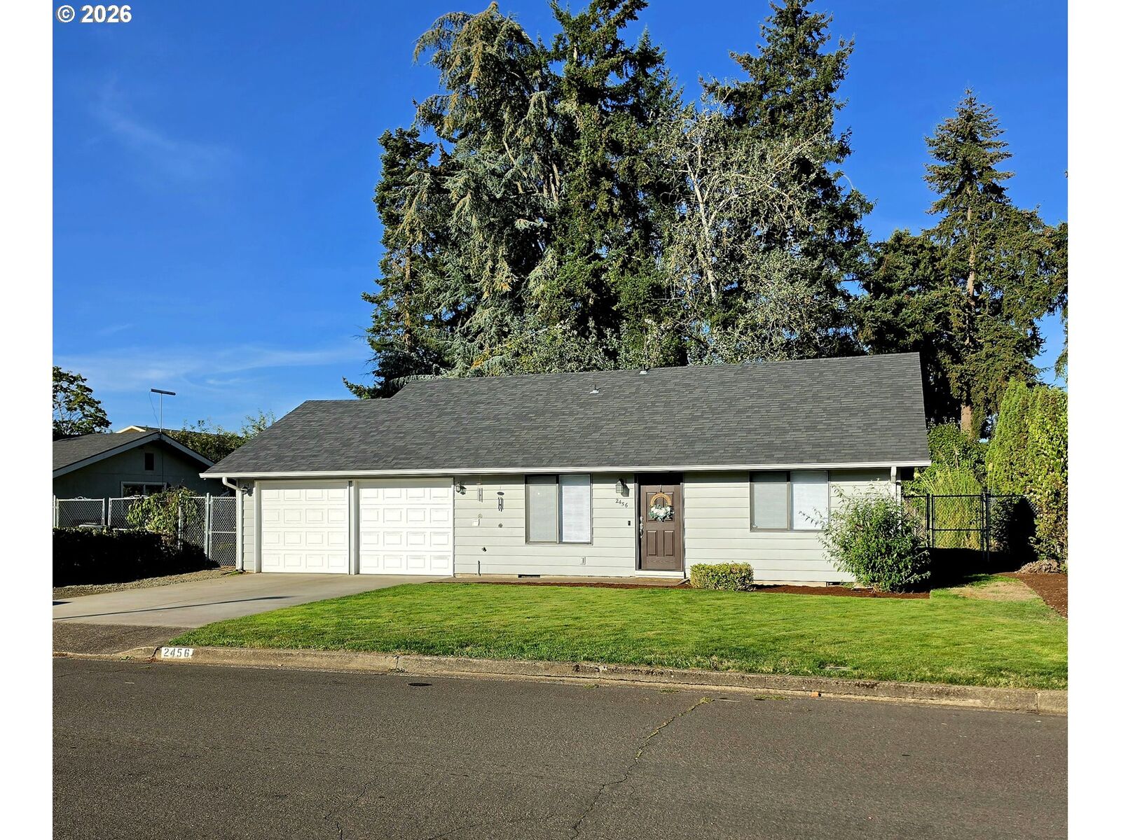 Property Photo:  2456 Carbona St  OR 97404 