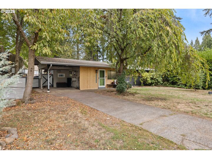 Property Photo:  12445 NE Hassalo St  OR 97230 