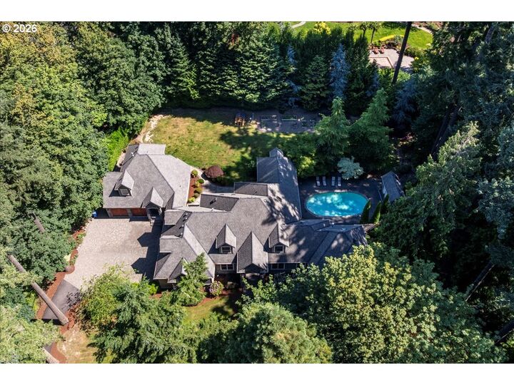 Property Photo: 1261 SW Underhill Rd OR 97219