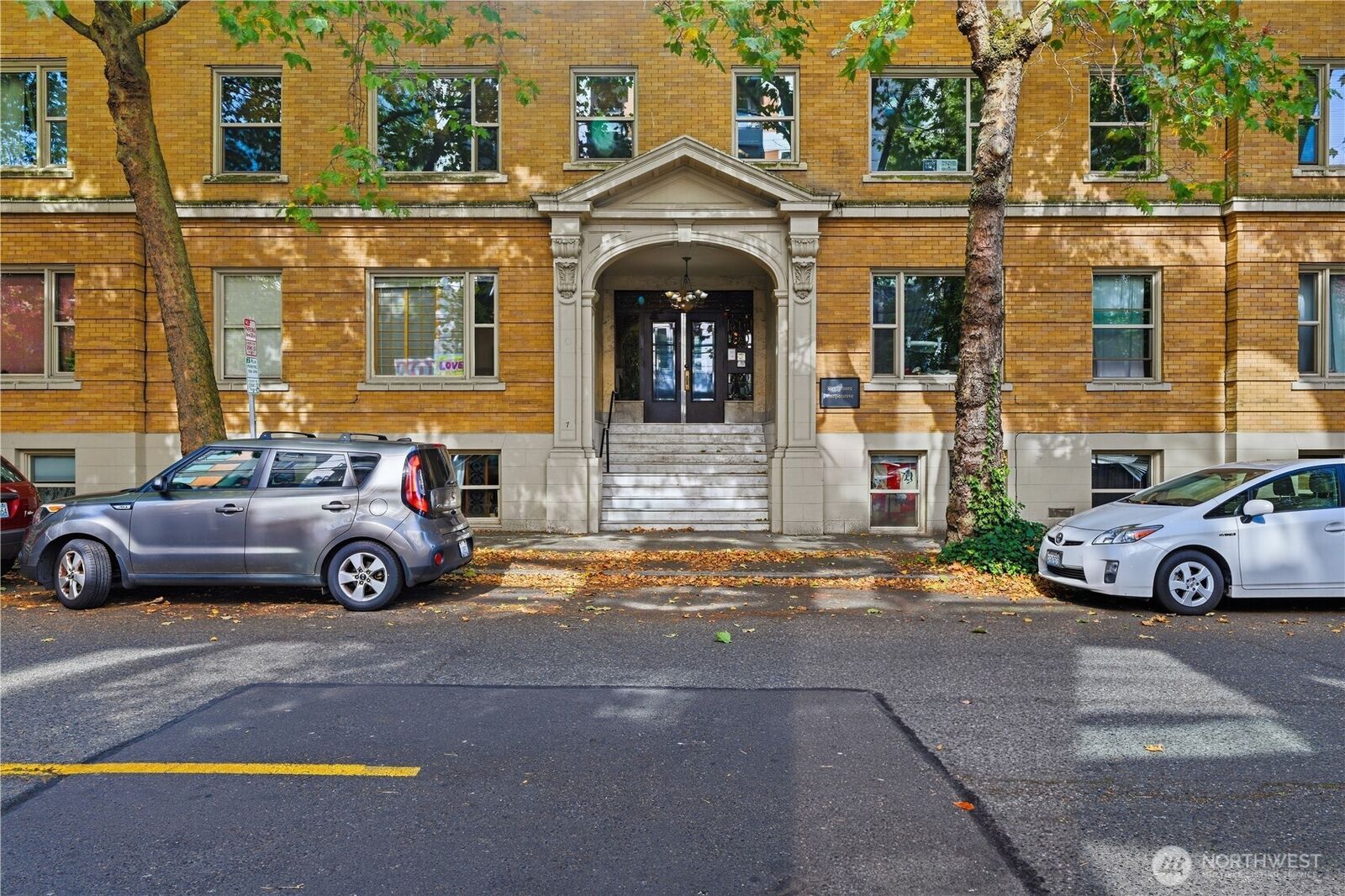 Property Photo:  7  Harrison Street 2  WA 98109 