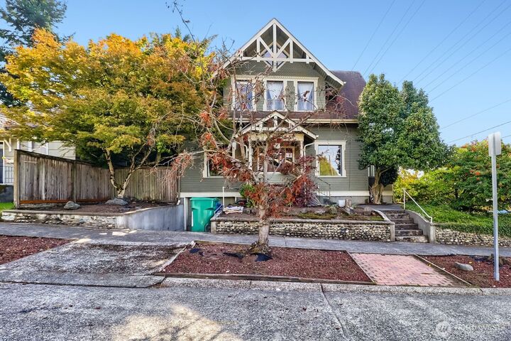 Property Photo:  803 NE 72nd Street  WA 98115 