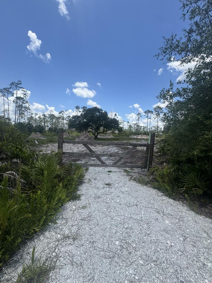Property Photo: 32801 US Highway 441, Lot 154 Highway N FL 34972