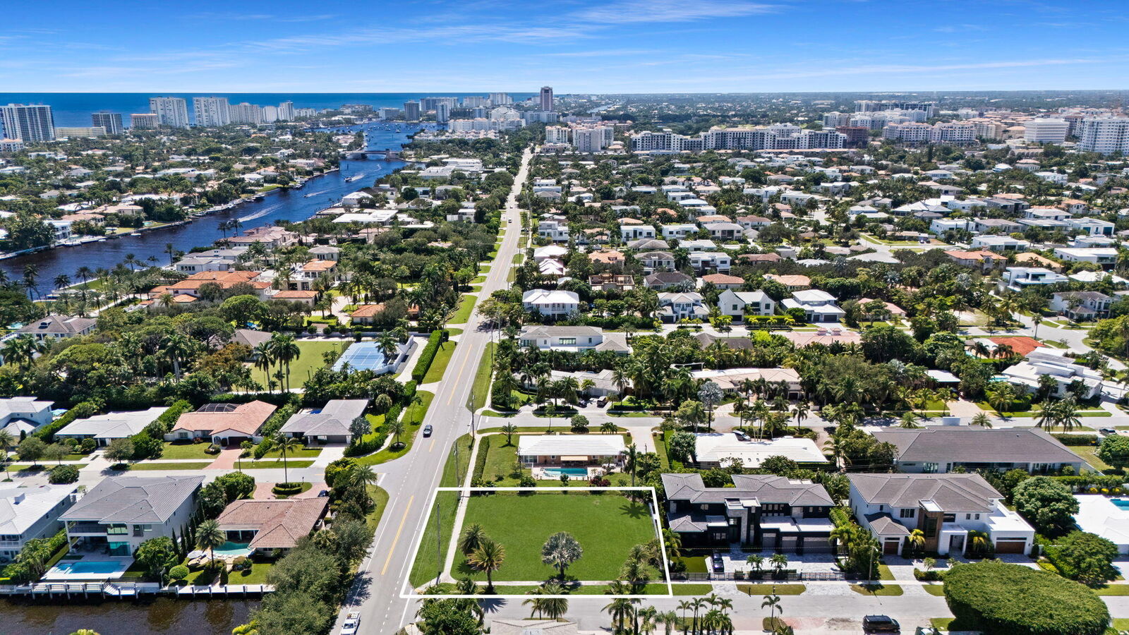 Property Photo:  498 NE 10th Street  FL 33432 
