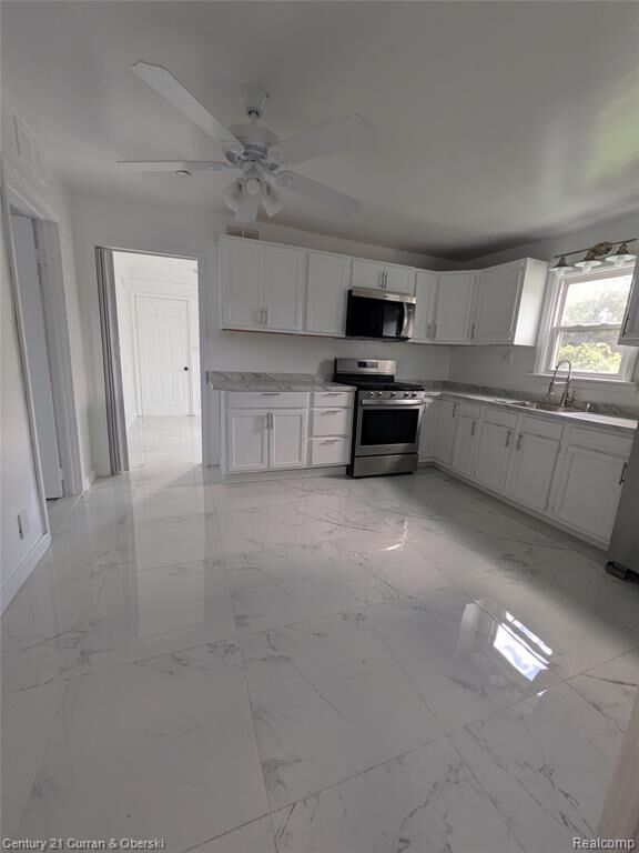 Property Photo:  29804 John Hauk Street  MI 48135 