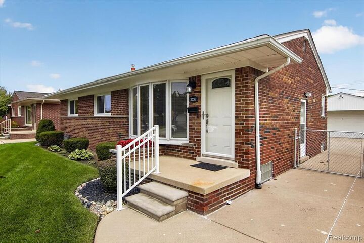 Property Photo:  3387 Norwood Drive  MI 48183 