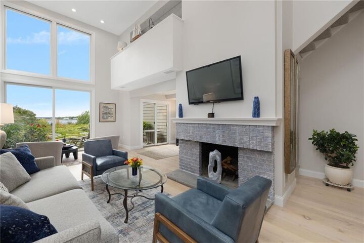 Property Photo:  28 Seabreeze Lane 28  RI 02809 
