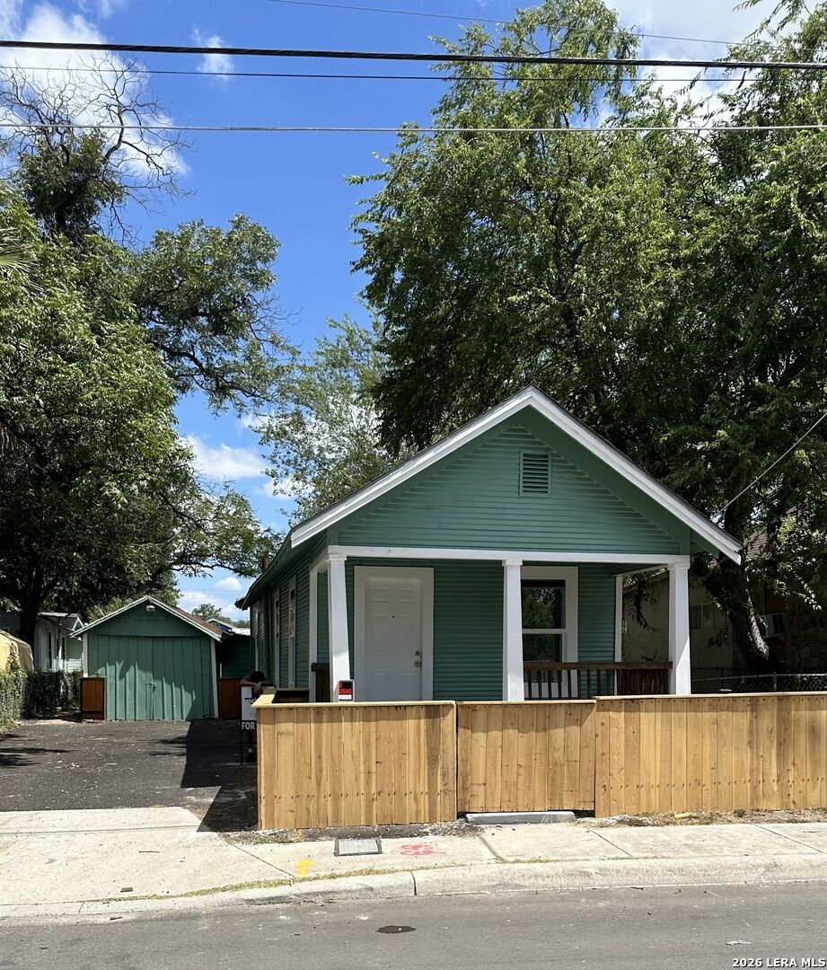Property Photo: 307 E Lambert St A TX 78204